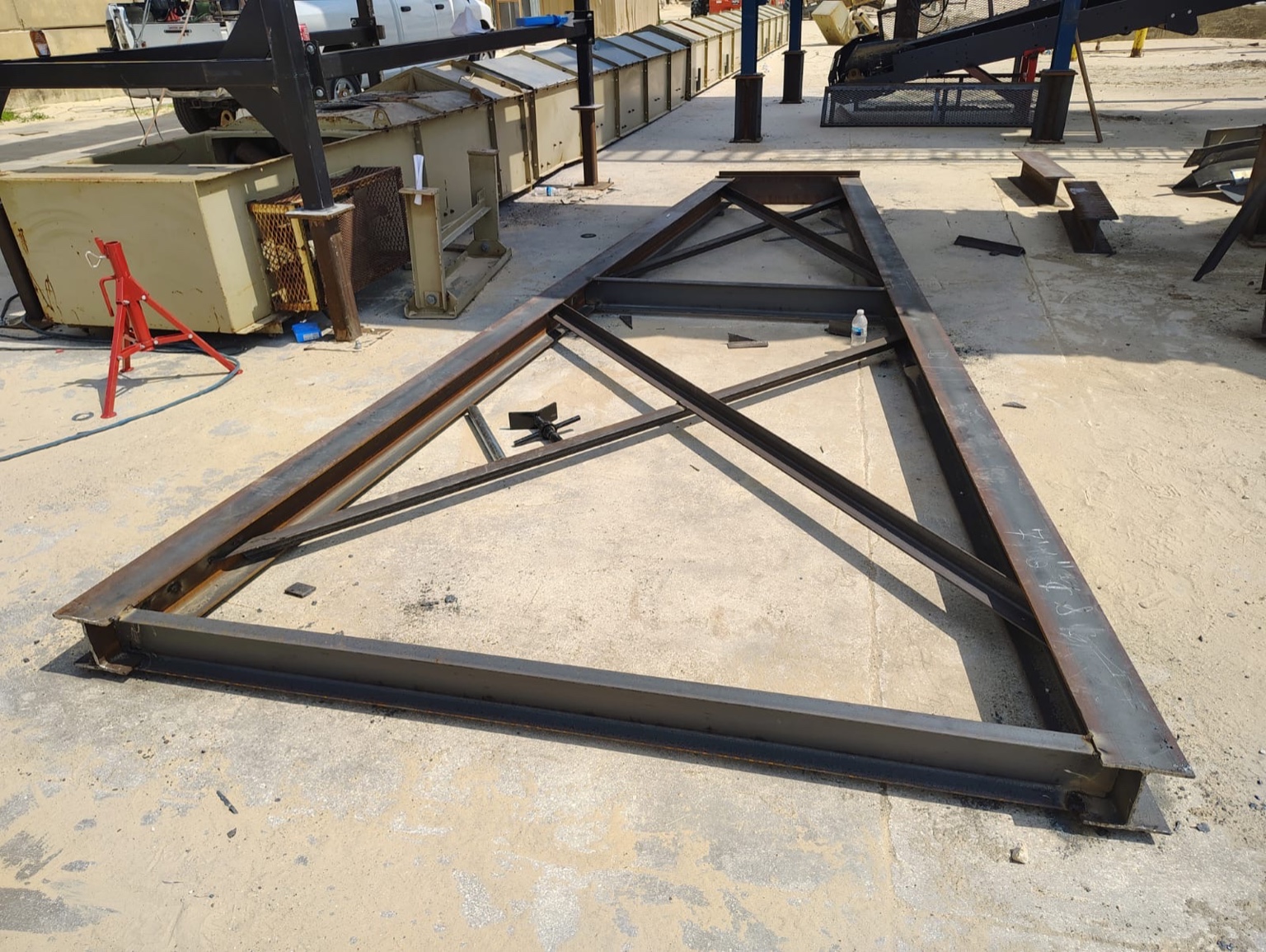 Baseplate welding on machinery